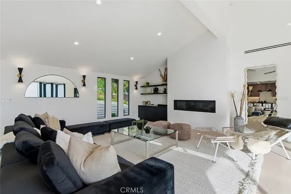 $3,275,000 | 1764 East Loma Alta Drive, Altadena, CA 91001