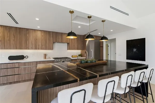 $3,275,000 | 1764 East Loma Alta Drive, Altadena, CA 91001