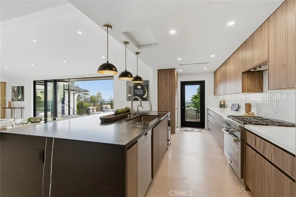 $3,275,000 | 1764 East Loma Alta Drive, Altadena, CA 91001