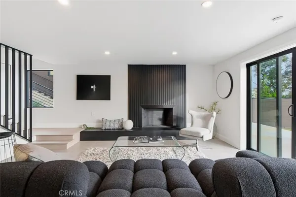 $3,275,000 | 1764 East Loma Alta Drive, Altadena, CA 91001