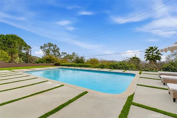 $3,275,000 | 1764 East Loma Alta Drive, Altadena, CA 91001