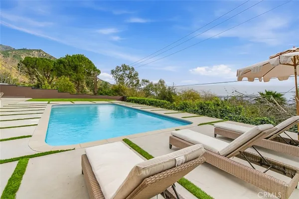 $3,275,000 | 1764 East Loma Alta Drive, Altadena, CA 91001