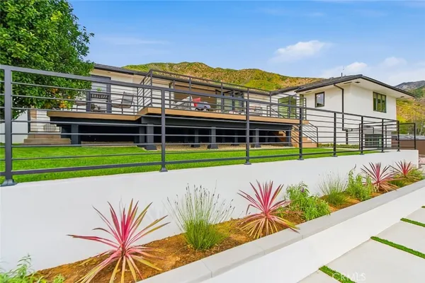 $3,275,000 | 1764 East Loma Alta Drive, Altadena, CA 91001
