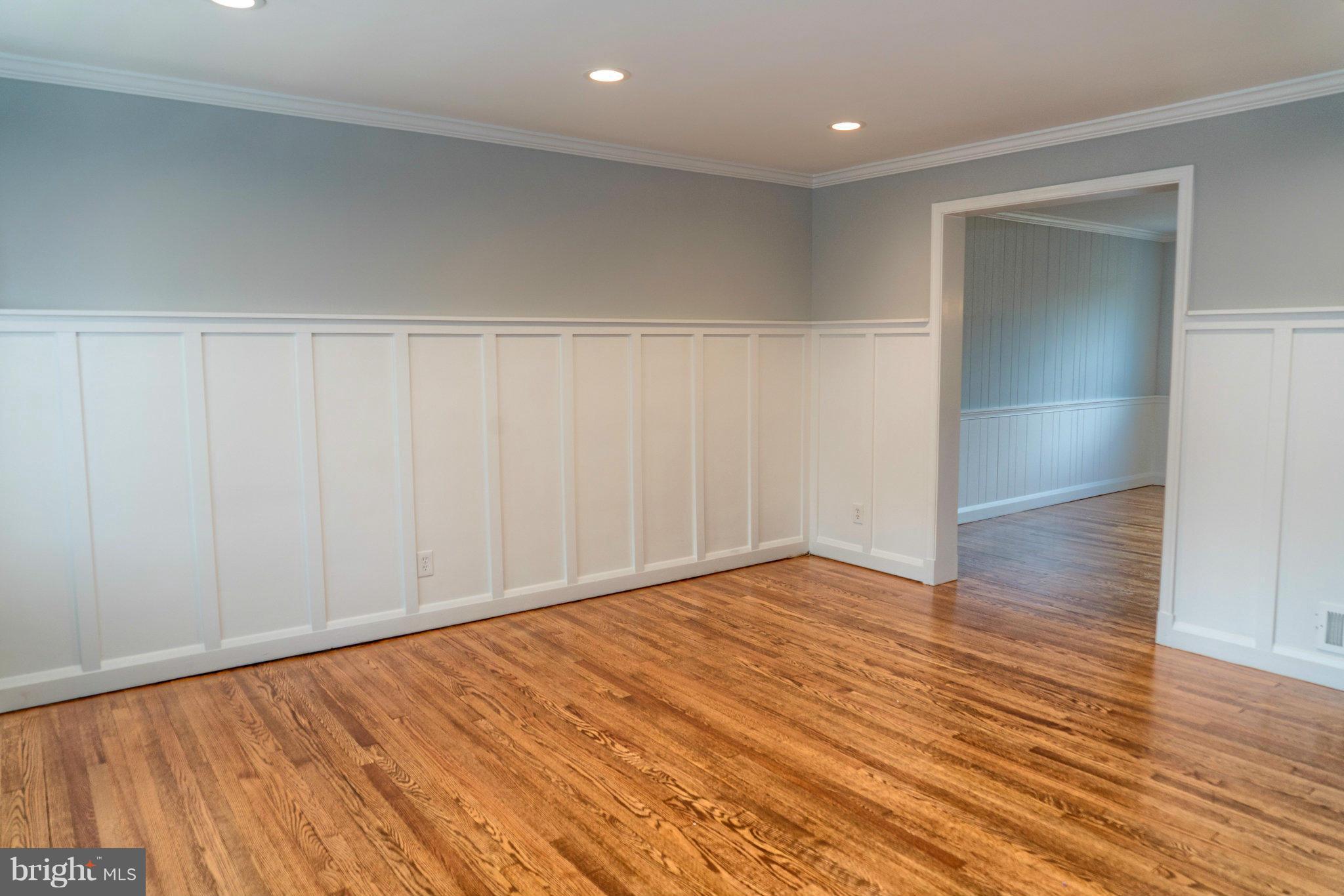 360 Old Trail Baltimore, MD 21212 - Photo 6 of 28 Living Room