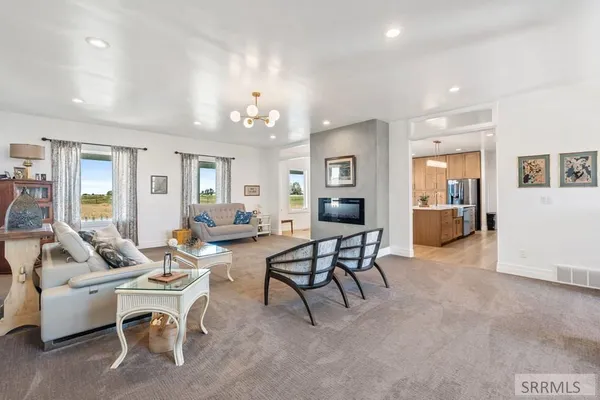 $995,000 | 956 East 1100 North, Shelley, ID 83274