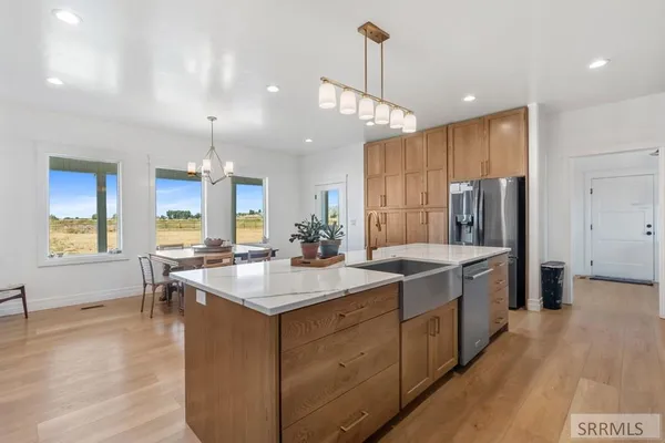 $995,000 | 956 East 1100 North, Shelley, ID 83274