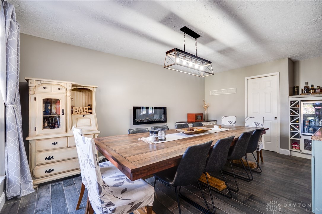 3073 Santa Rosa Drive Kettering, OH 45440 - Photo 5 of 45 Breakfast Room can accomodate large table