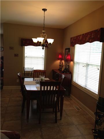 2337 Glennridge Road Columbia, TN 38401 - Photo 6 of 20 Pretty sunny dining area, open to great room and kitchen. Wonderful space for entertaining!
