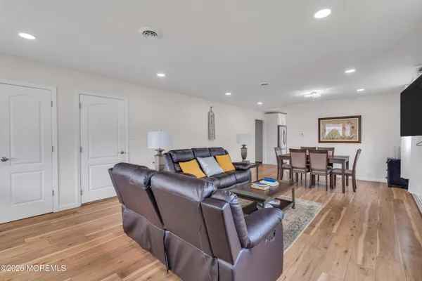 $400,000 | 40 Bonaire Drive, Toms River, NJ 08757