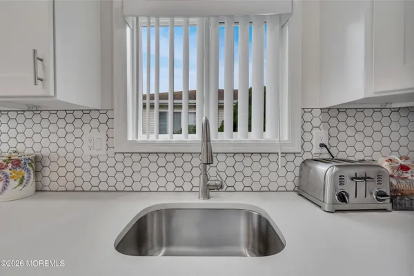 $400,000 | 40 Bonaire Drive, Toms River, NJ 08757