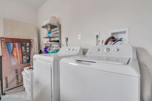 $400,000 | 40 Bonaire Drive, Toms River, NJ 08757
