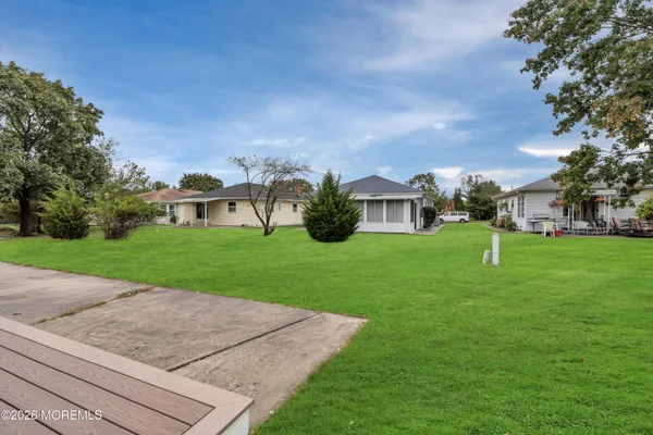 $400,000 | 40 Bonaire Drive, Toms River, NJ 08757