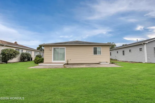 $400,000 | 40 Bonaire Drive, Toms River, NJ 08757