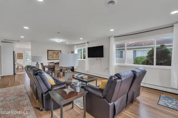 $400,000 | 40 Bonaire Drive, Toms River, NJ 08757
