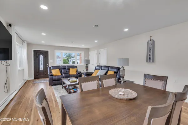 $400,000 | 40 Bonaire Drive, Toms River, NJ 08757