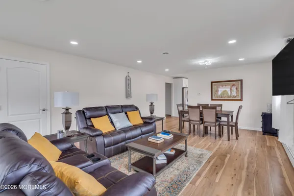 $400,000 | 40 Bonaire Drive, Toms River, NJ 08757