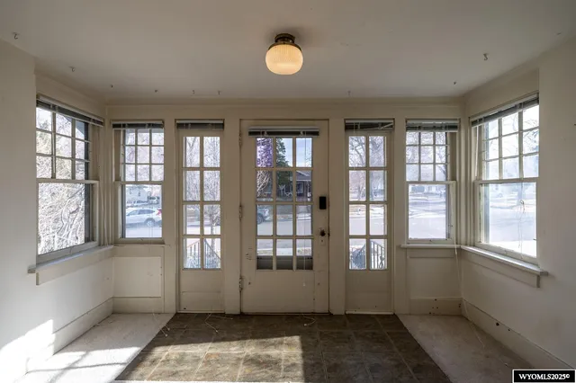 $189,900 | 1242 South Elm Street, Casper, WY 82601