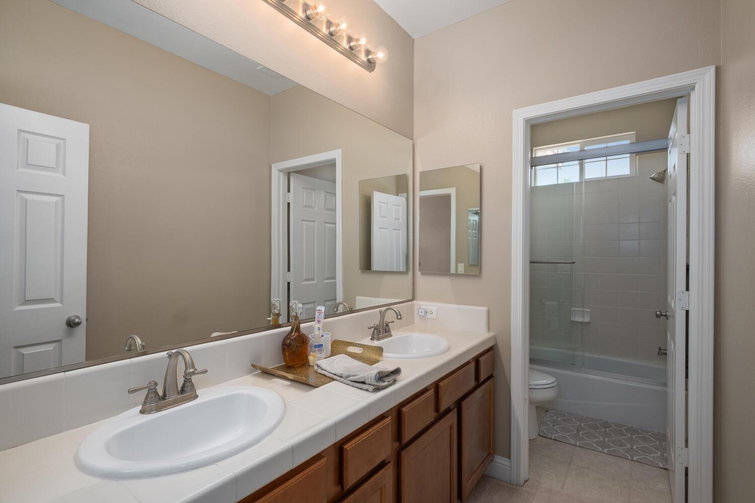 2808 Almond Avenue Sanger, CA 93657 - Photo 19 of 24