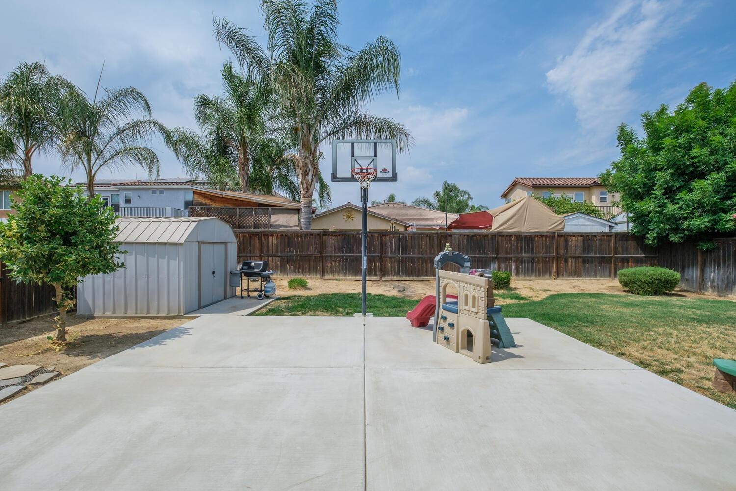 2808 Almond Avenue Sanger, CA 93657 - Photo 22 of 24