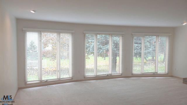 54592 Ridgeview Drive Utica, MI 48316 - Photo 4 of 21 31124205-3.JPG