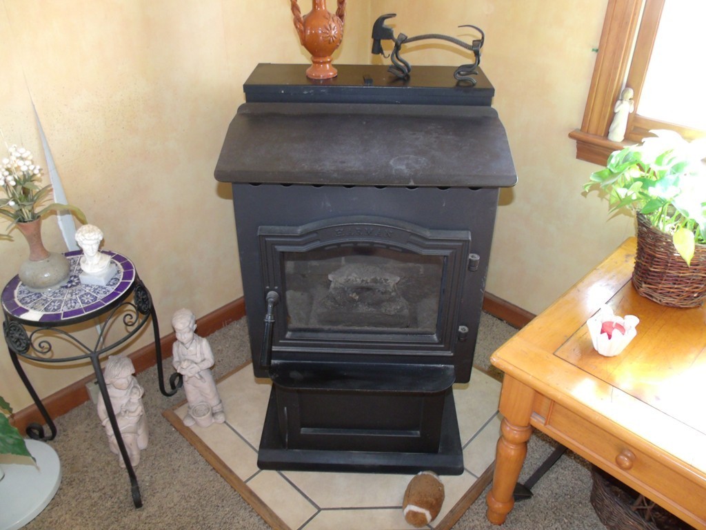4 Gates Street Monson, MA 01057 - Photo 9 of 30 Gallery Image 9