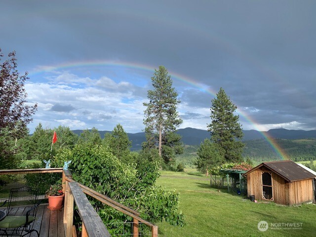 35 Low Ridge Road Malo, WA 99150 - Photo 26 of 40 a balcony with an outdoor space