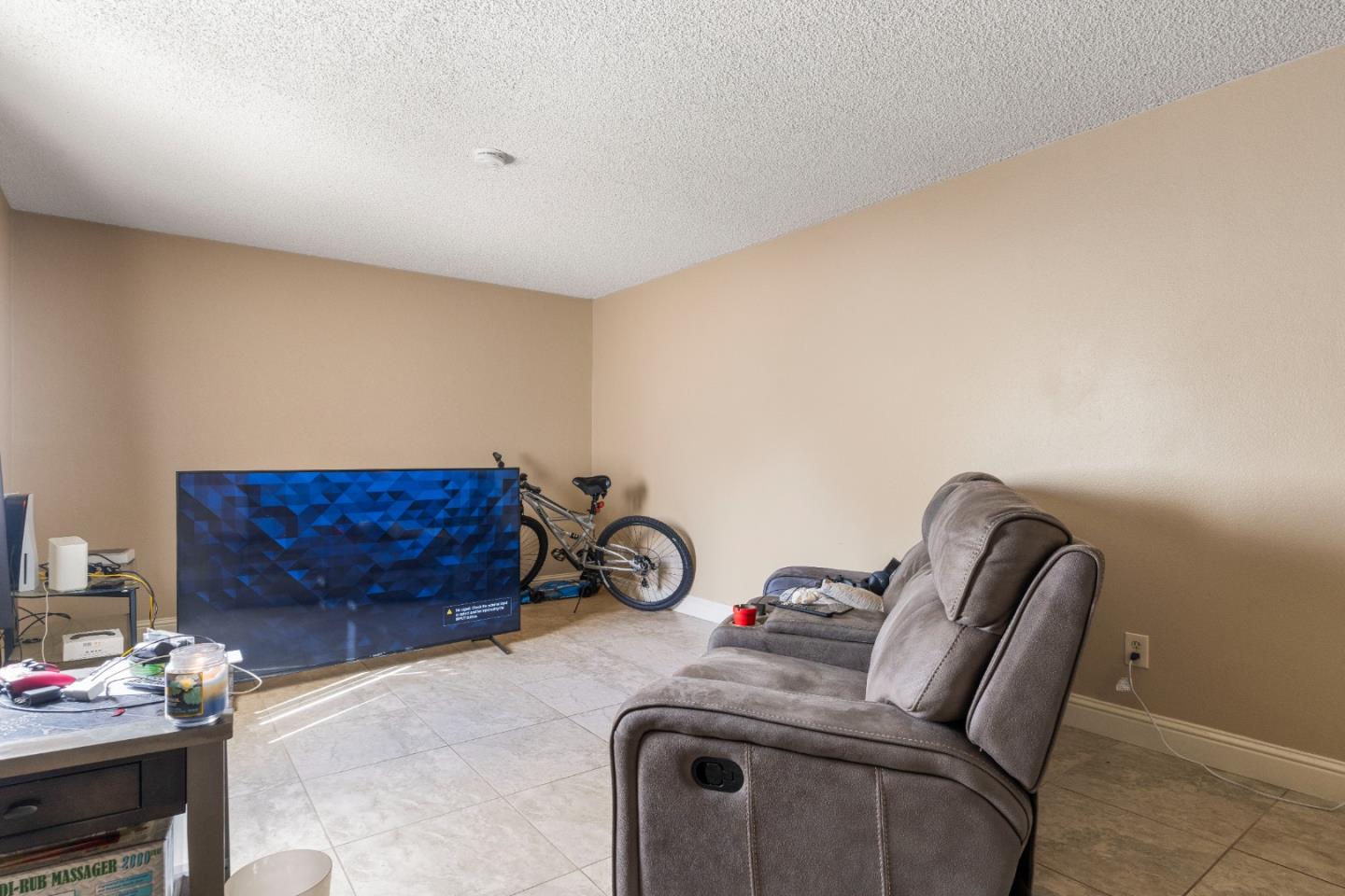 1317 East Rumble Road Modesto, CA 95355 - Photo 13 of 21 a view of livingroom with furniture