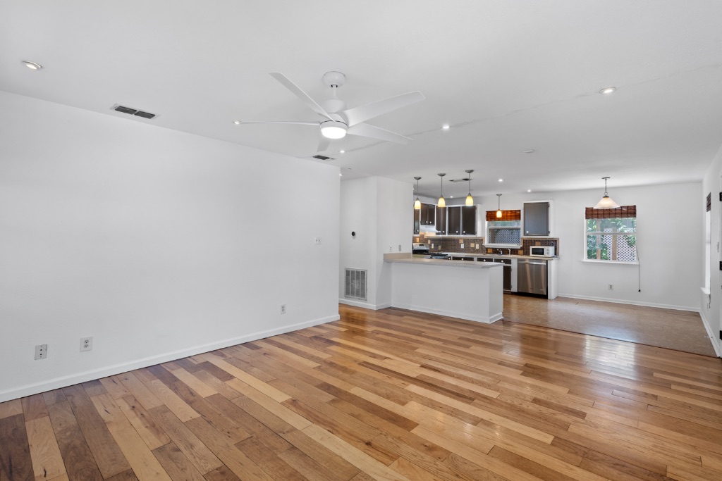 1211 Delano Street Austin, TX 78721 - Photo 5 of 30
