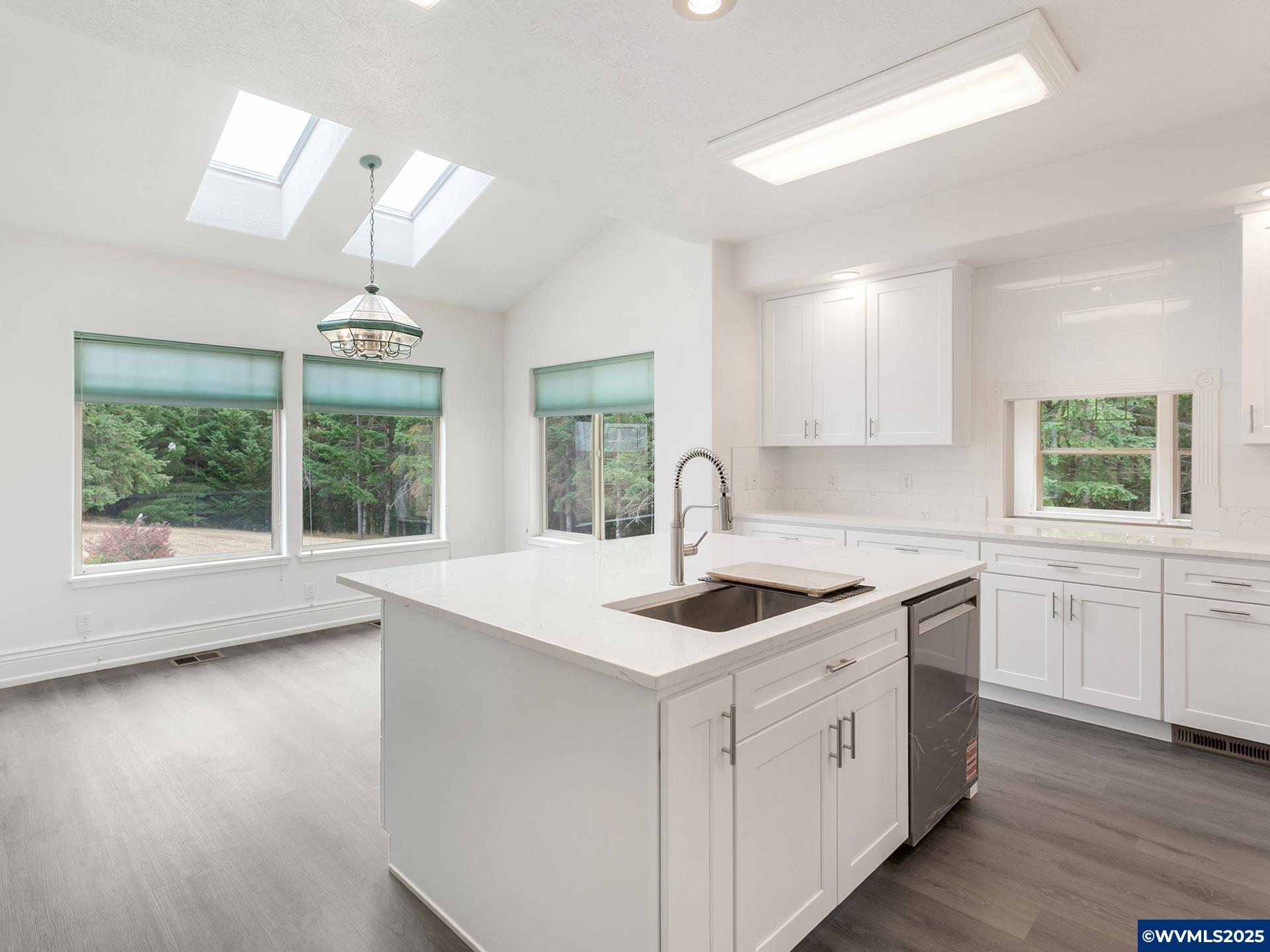 17234 Oakdale Road Dallas, OR 97338 - Photo 14 of 48