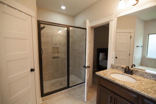 8674 Rosedown Lane Daphne, AL 36526 - Photo 10 of 24 Master Bath