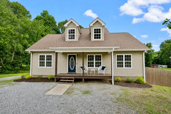 $430,000 | 1099 Old County House Road, Charlotte, TN 37036
