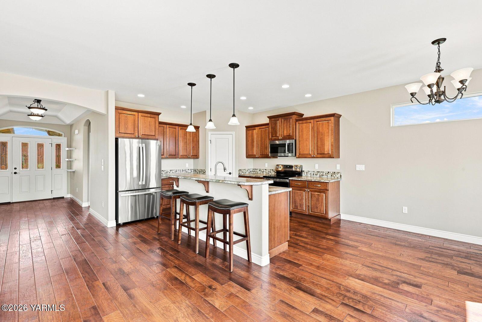 5904 Crestfields Road Yakima, WA 98903 - Photo 10 of 42 9 Kitchen