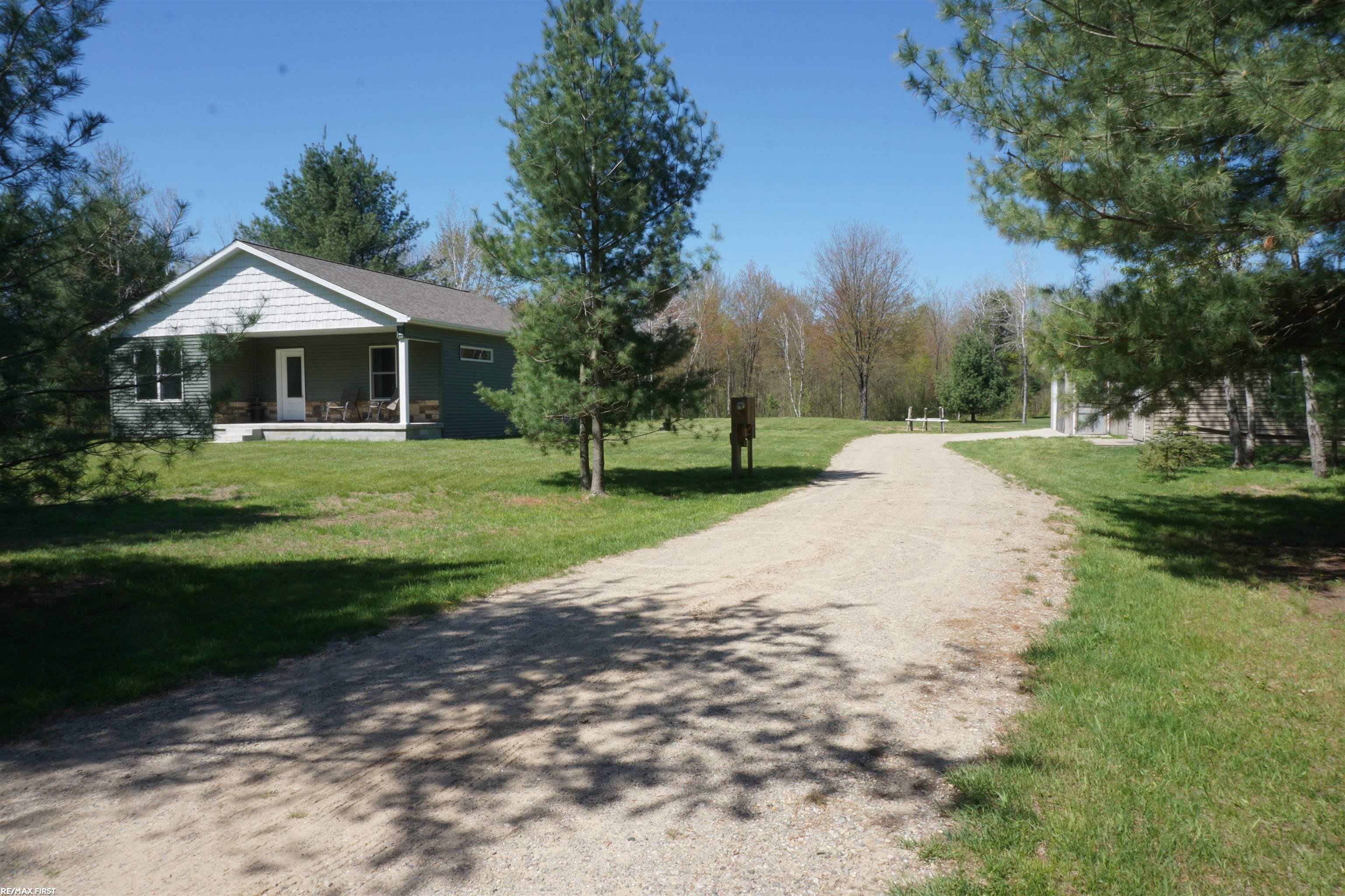 2138 Long Road Beaverton, MI 48612 - Photo 12 of 38 50175027-20e49268-7f30-4657-b0ad-96183ac341ec.JPG
