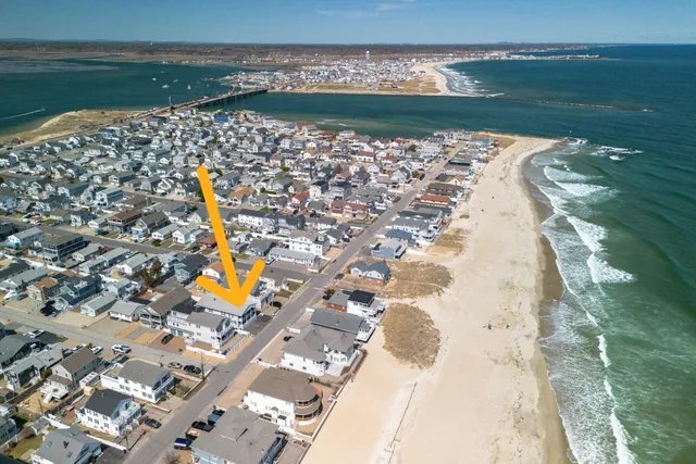 $1,589,000 | 108 Ocean Drive, Unit 1, Seabrook, NH 03874