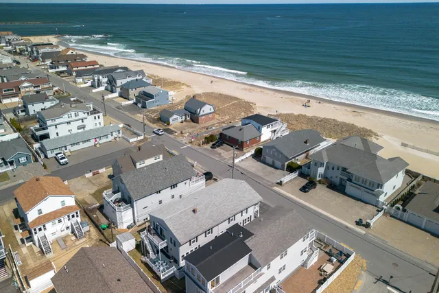 $1,589,000 | 108 Ocean Drive, Unit 1, Seabrook, NH 03874