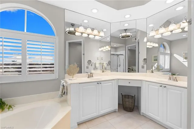 $799,000 | 1530 Clermont Drive, Unit 403, Naples, FL 34109