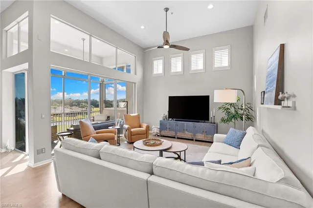 $799,000 | 1530 Clermont Drive, Unit 403, Naples, FL 34109