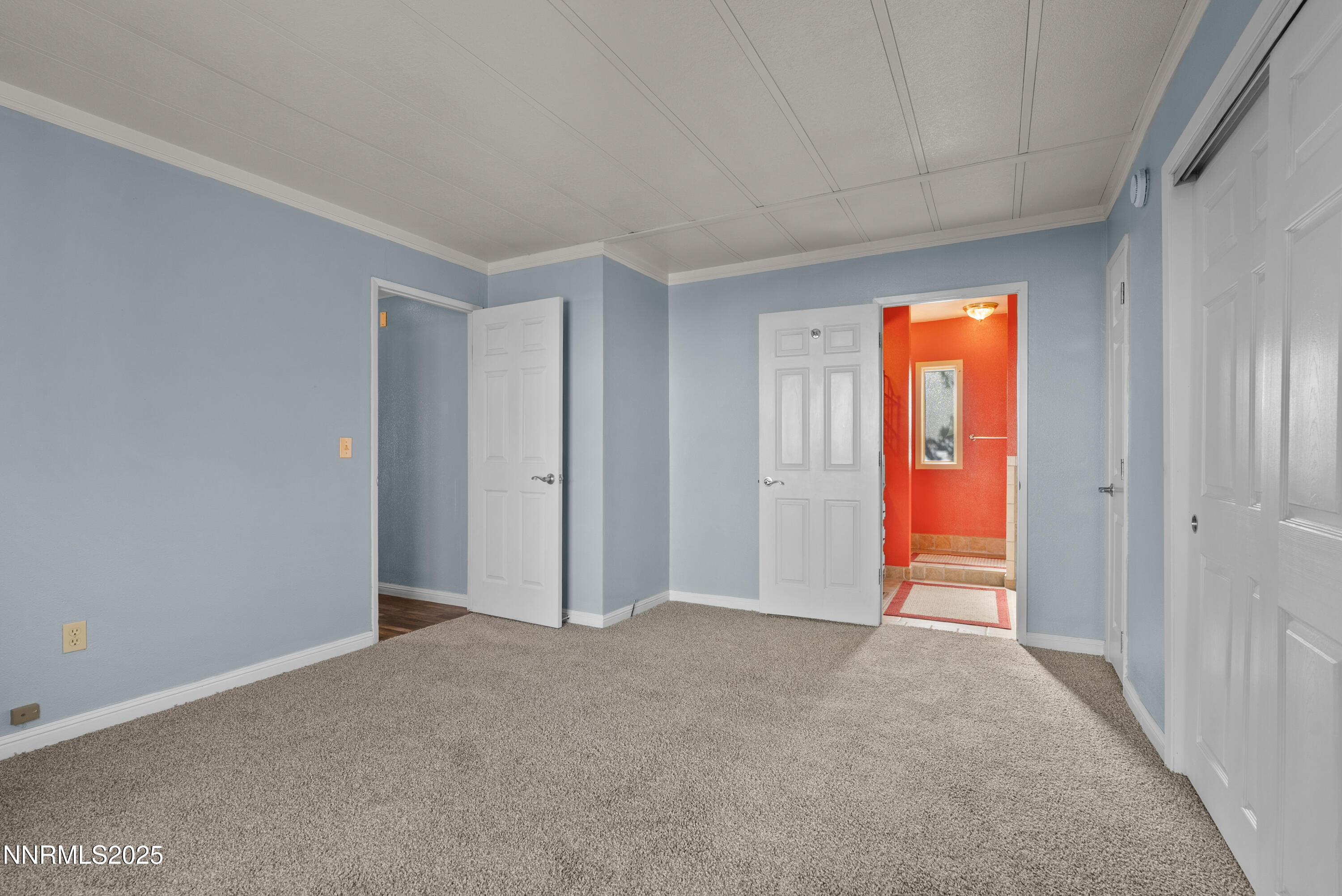 325 Parkland Way Fernley, NV 89408 - Photo 18 of 35 a view of an empty room and a window