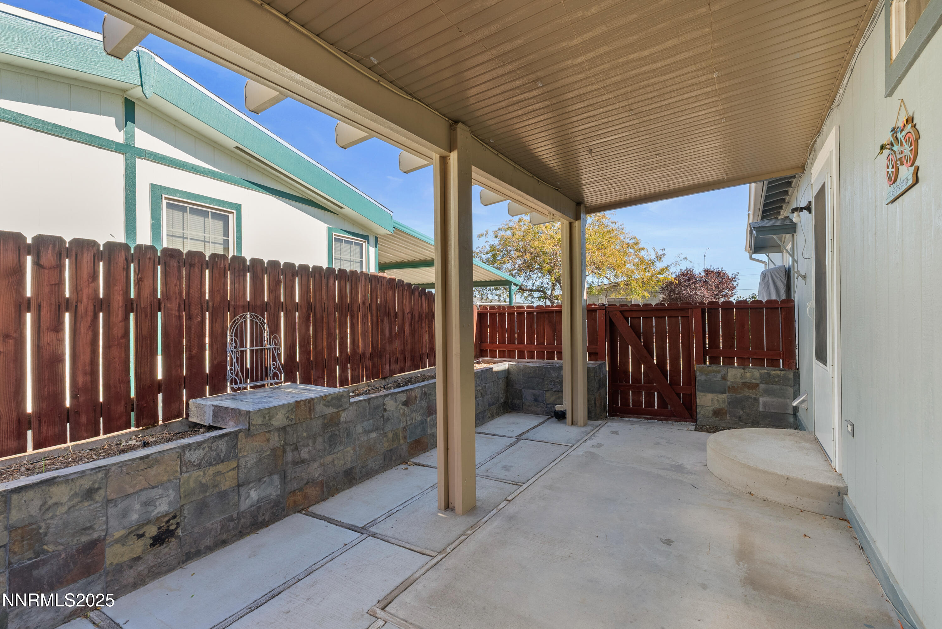 325 Parkland Way Fernley, NV 89408 - Photo 34 of 35 a view of a backyard