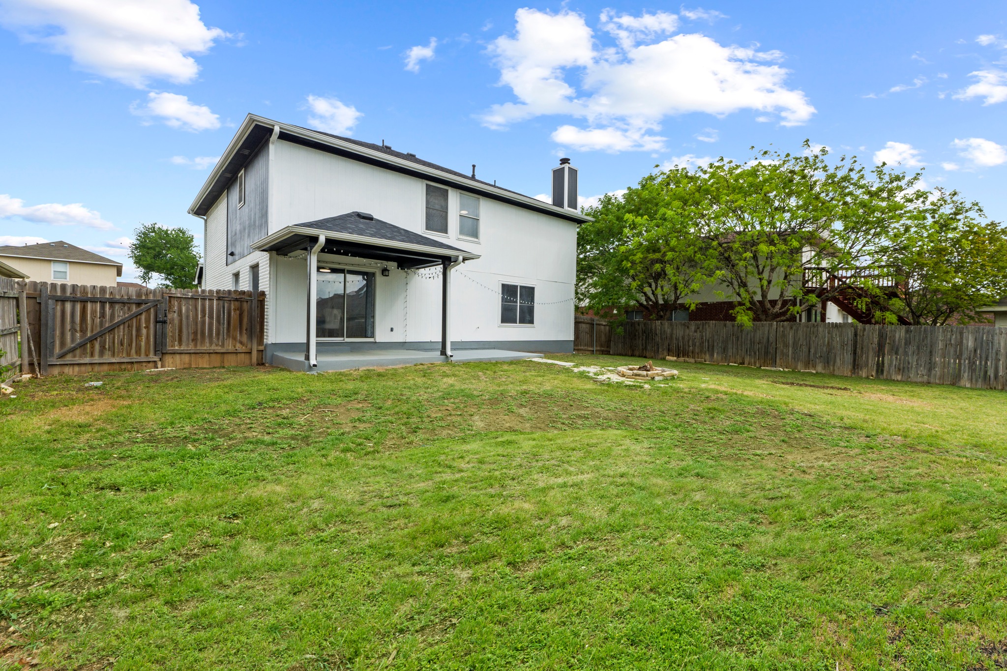 3811 Laurel Ridge Drive Round Rock, TX 78665 - Photo 33 of 35 a house view with a outdoor space