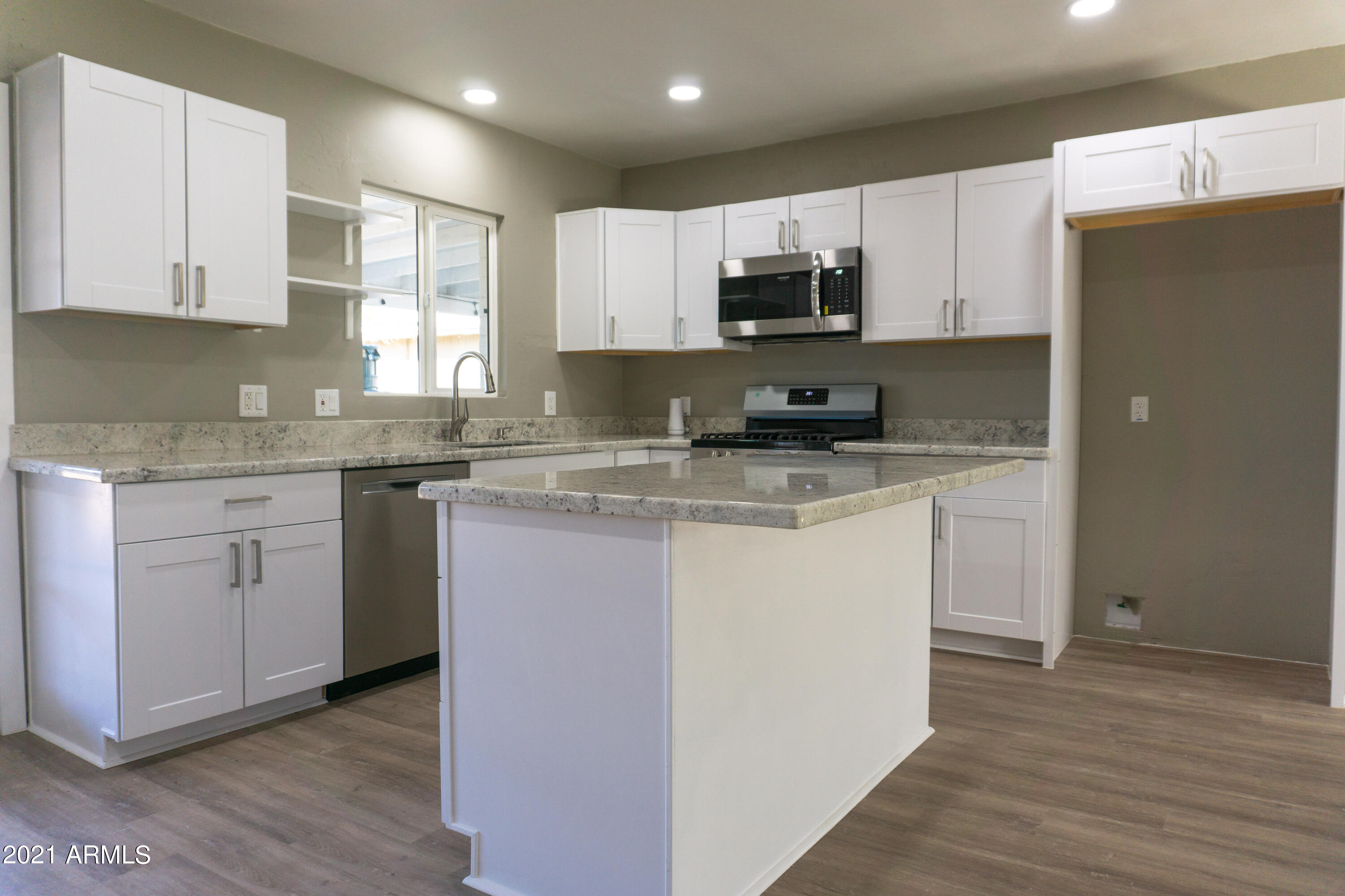 1368 East Osborn Road Phoenix, AZ 85014 - Photo 4 of 16 DSC06228