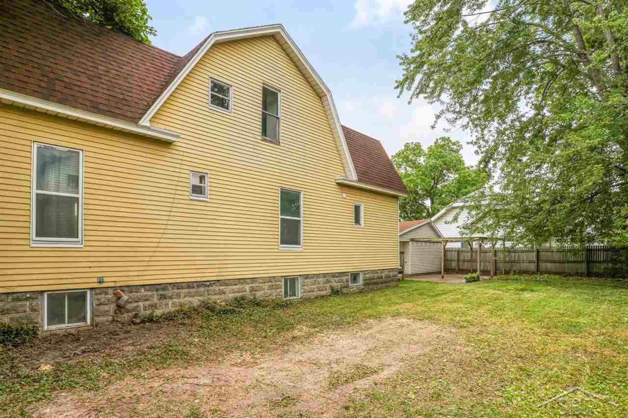 1614 3rd Street Bay City, MI 48708 - Photo 39 of 48 50049771-38.JPG