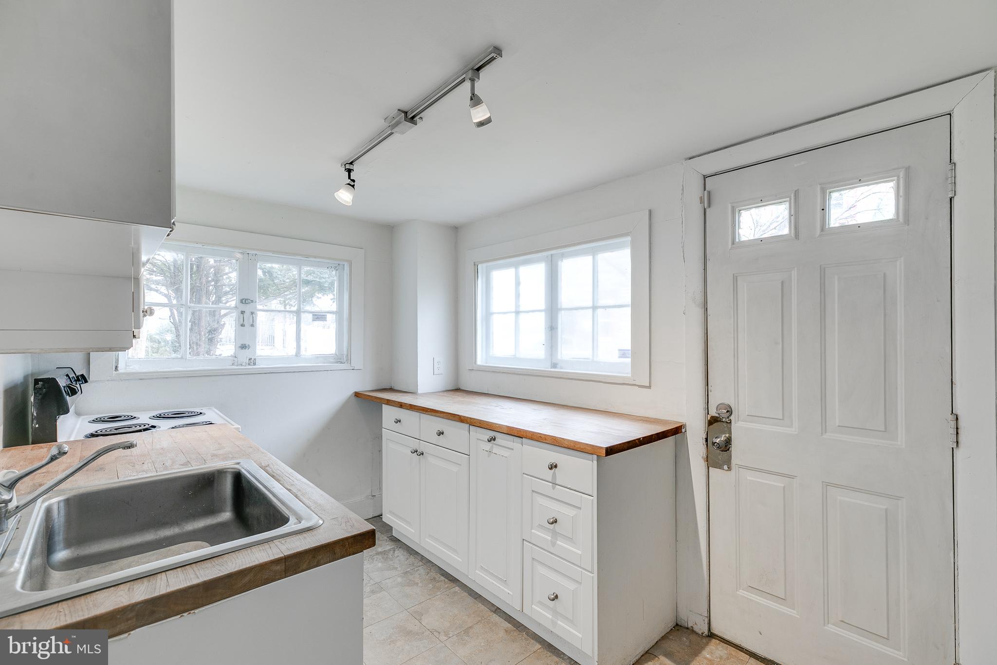 218 Landover Road, Unit 1 Bryn Mawr, PA 19010 - Photo 3 of 19