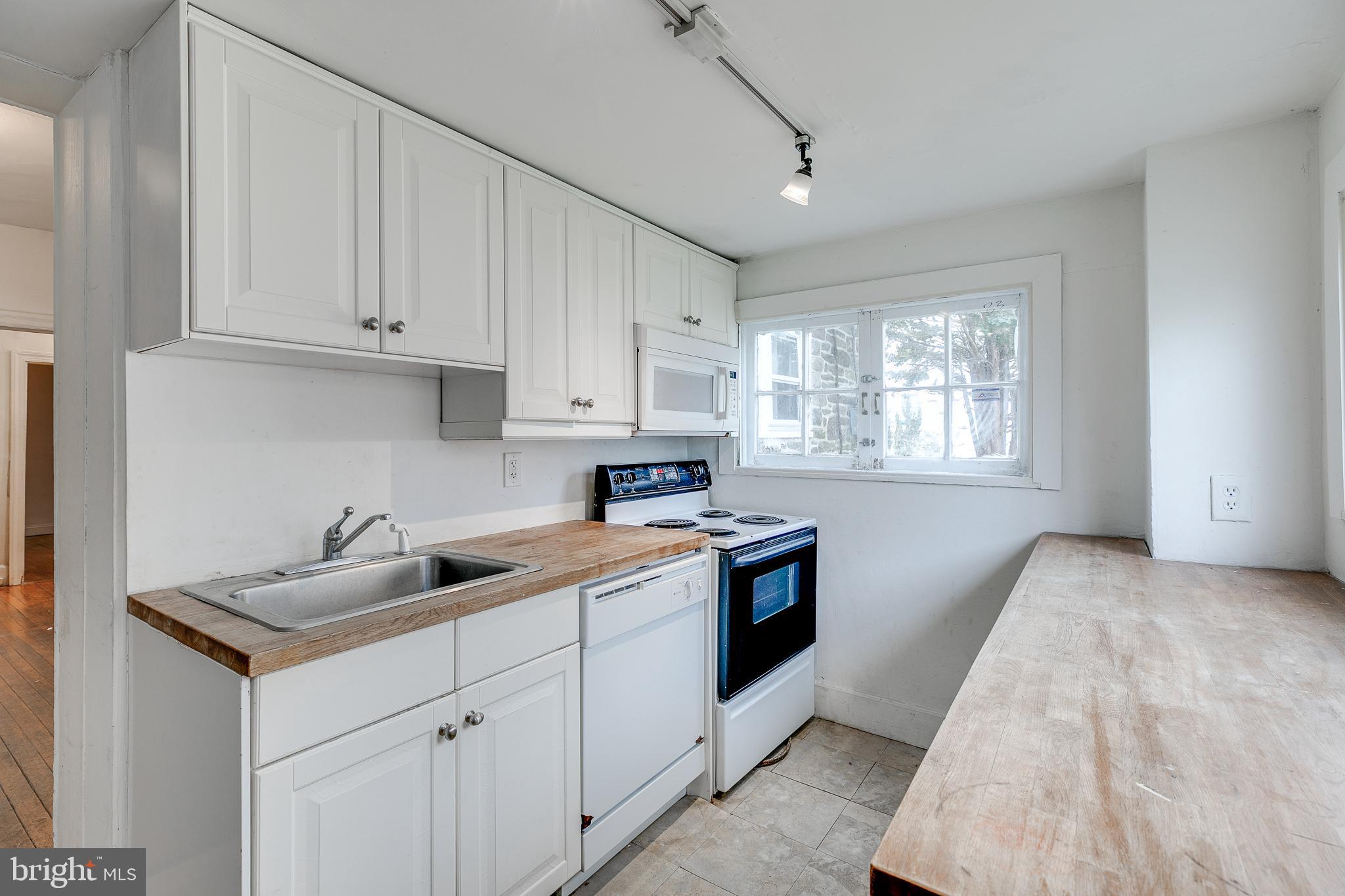 218 Landover Road, Unit 1 Bryn Mawr, PA 19010 - Photo 4 of 19