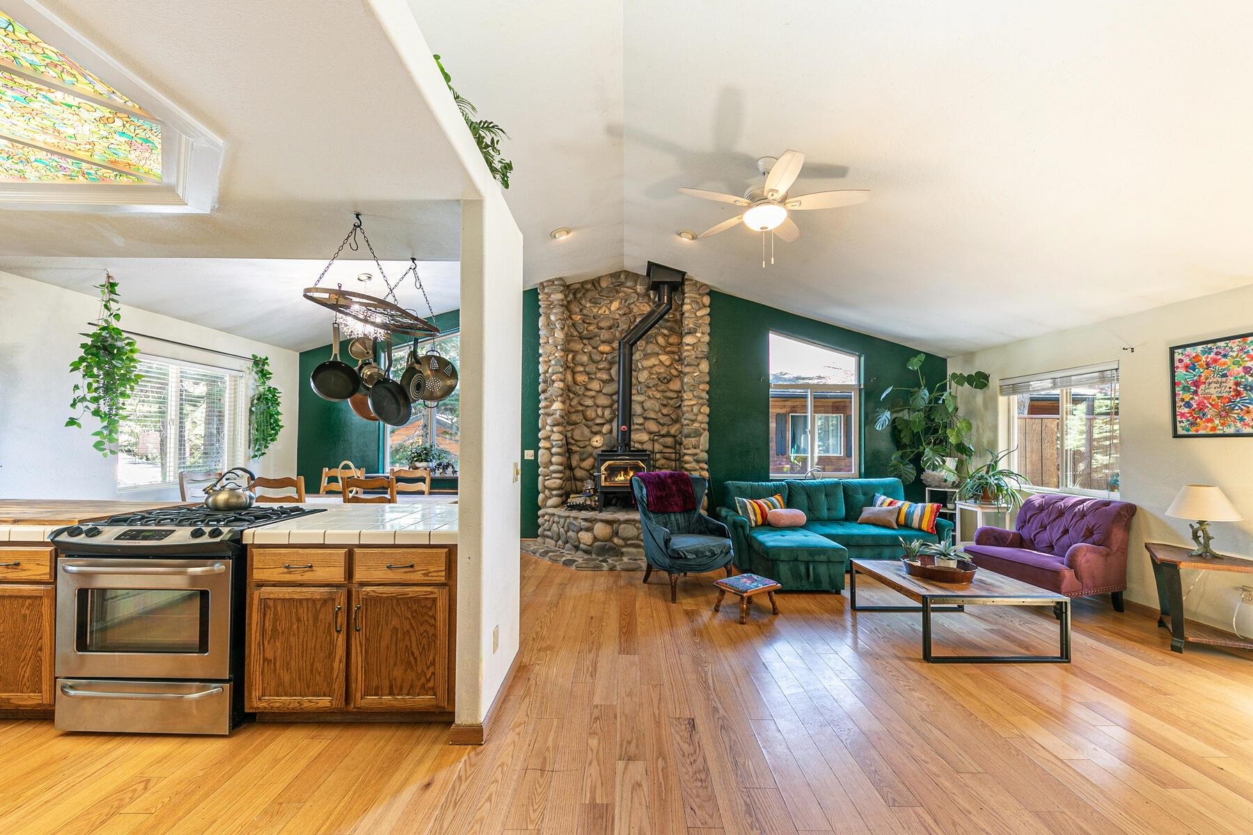 17263 Northwoods Boulevard Truckee, CA 96161 - Photo 5 of 27