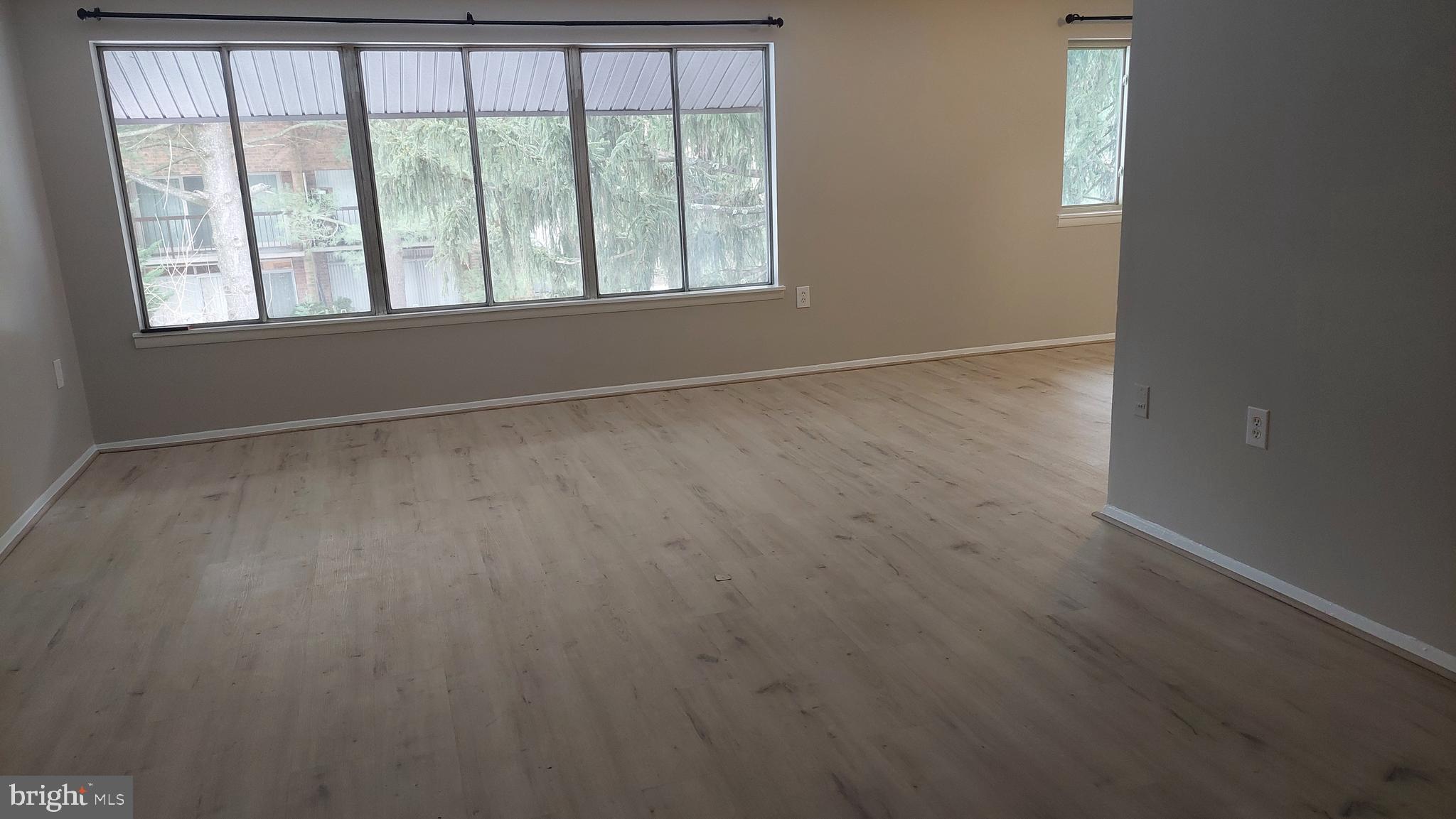 18622 Walkers Choice Road, Unit 6 Montgomery Village, MD 20886 - Photo 7 of 37 Living Room 4