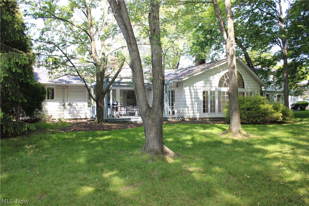 943 Roland Road Lyndhurst, OH 44124 - Photo 17 of 17 Rear exterior of house