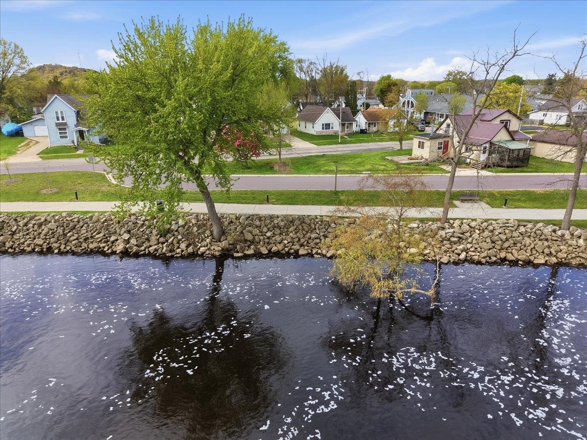 806 Mansion Street Mauston, WI 53948 - Photo 10 of 40