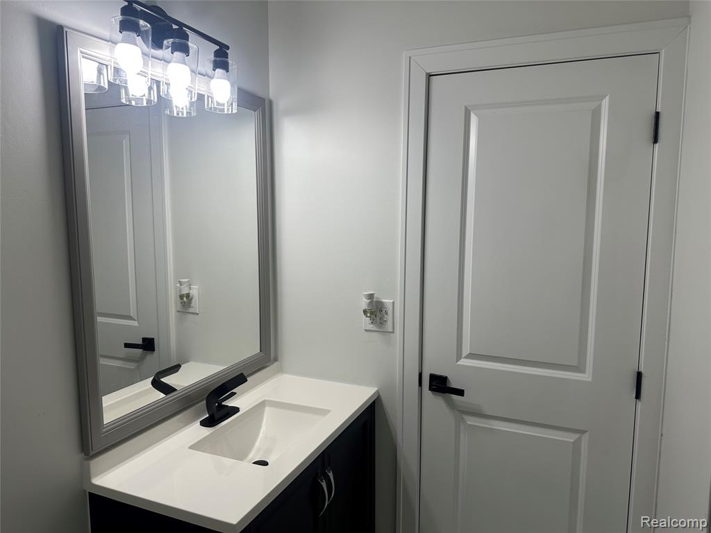 25274 Middlebelt Road Farmington Hills, MI 48336 - Photo 27 of 44