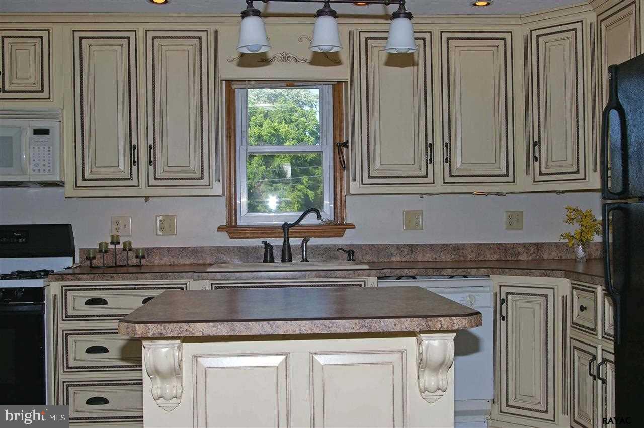 840 Baltimore Street Hanover, PA 17331 - Photo 4 of 15 Gallery Image 4